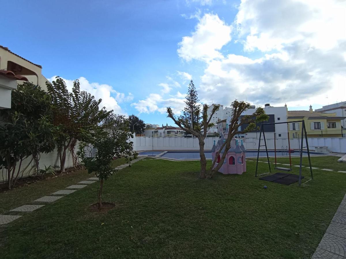 Love Shack Flat In Quarteira Center Luaran gambar