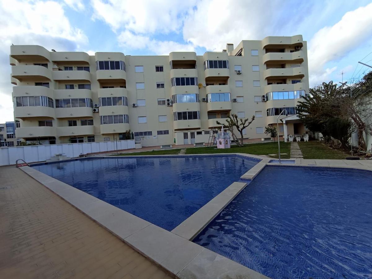 Love Shack Flat In Quarteira Center Luaran gambar