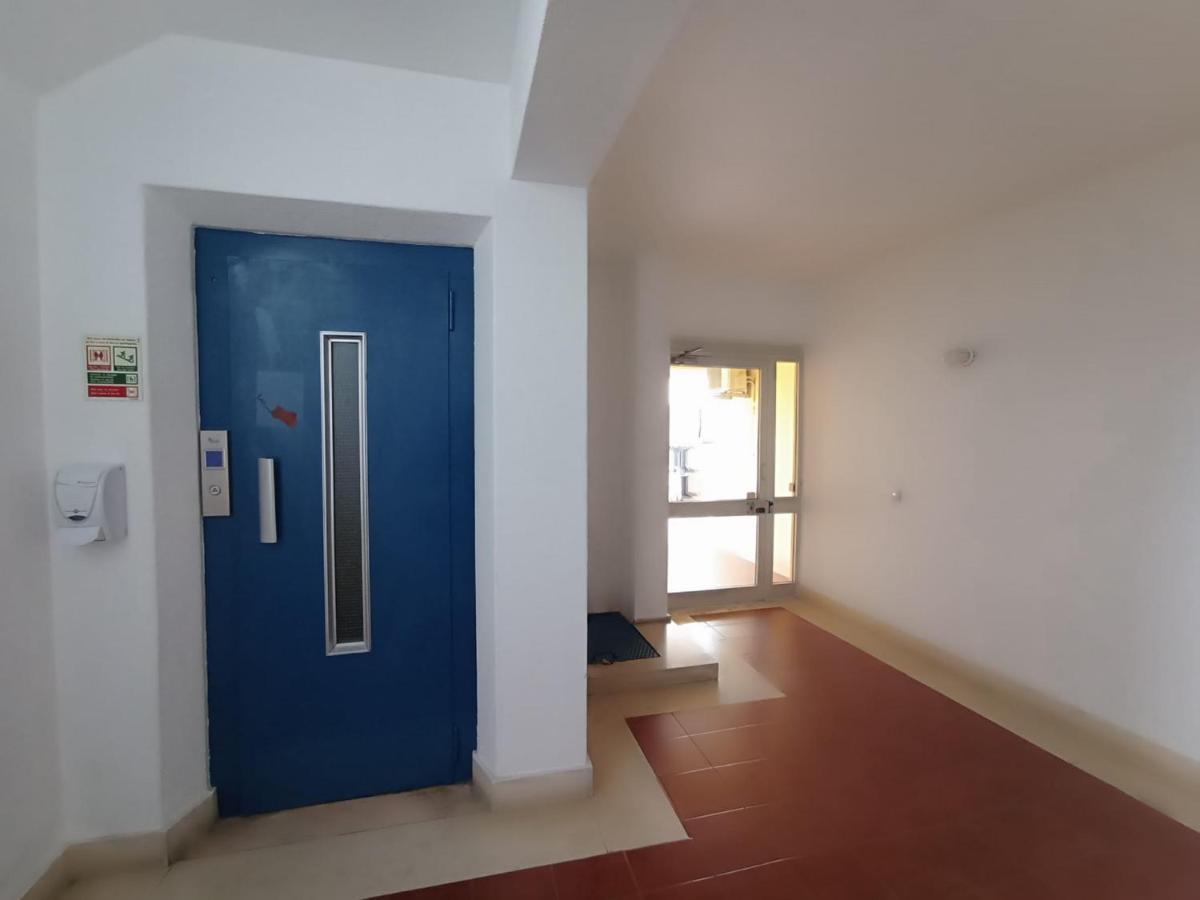 Love Shack Flat In Quarteira Center Luaran gambar