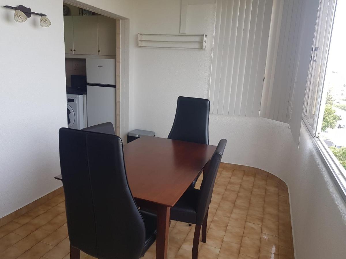 Love Shack Flat In Quarteira Center Luaran gambar